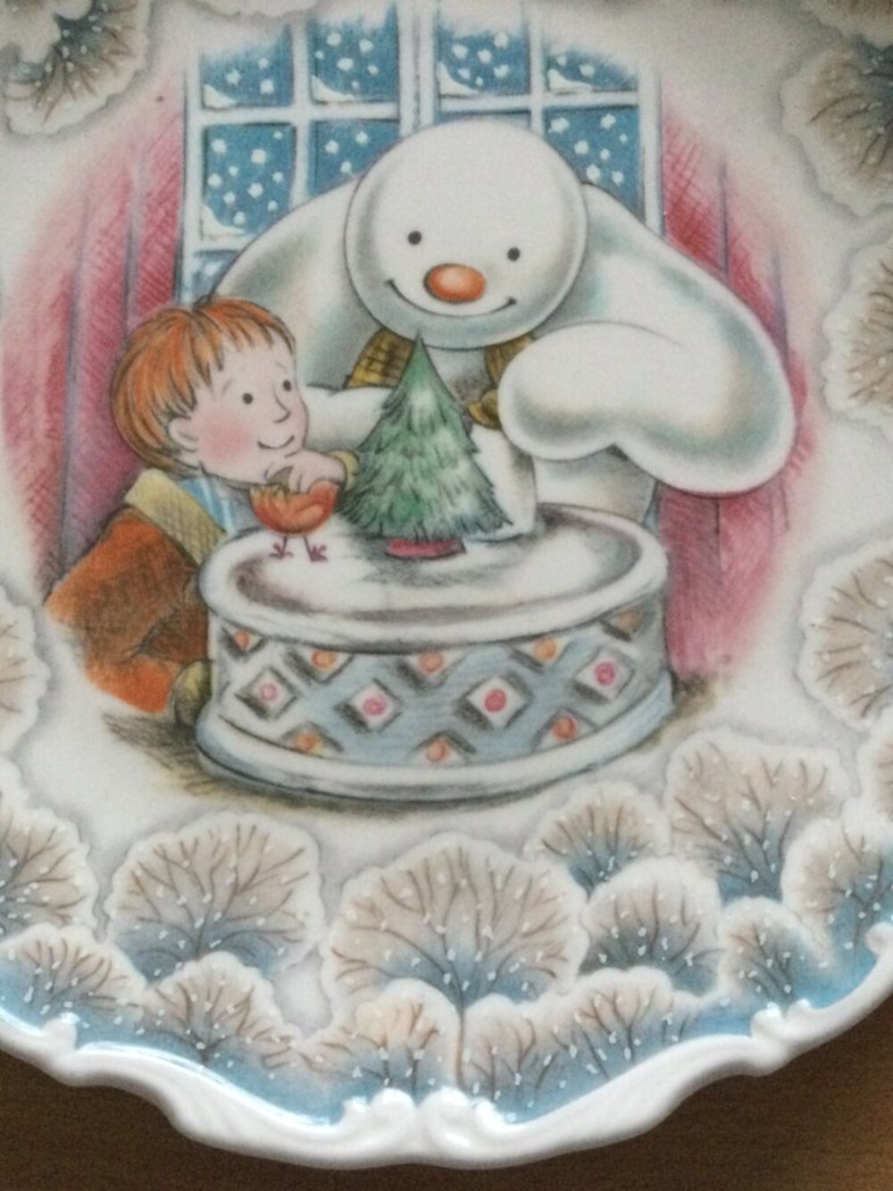 Royal Doulton The Snowman Gift Collection Plate – Snowman Christmas Cake-8 1/4 " - Picture 4 of 5